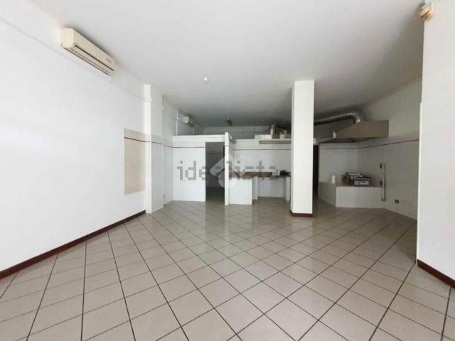 Locale Commerciale in vendita a Maserà Di Padova, Bertipaglia
