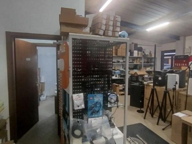 Locale Commerciale in vendita a Mulinu Becciu, Cagliari
