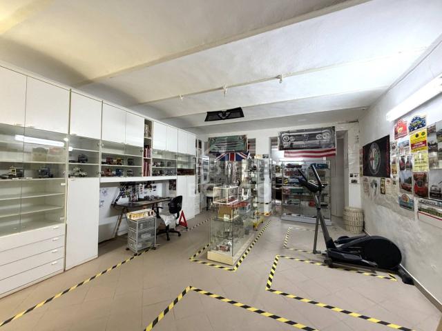 Locale Commerciale in vendita a Stignano, Buggiano