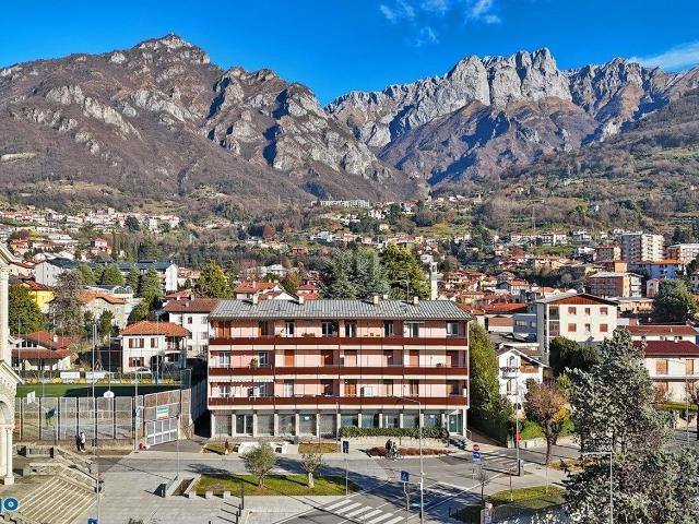 Locale Commerciale in vendita a Somana, Mandello Del Lario