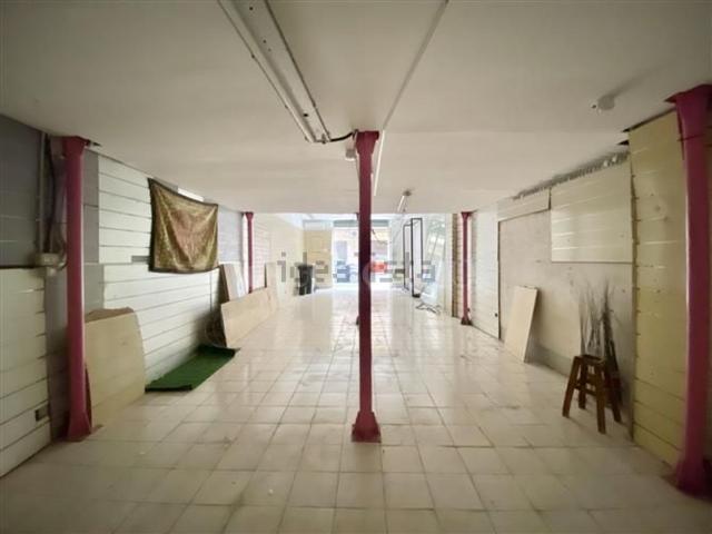Locale Commerciale in vendita a IV Circoscrizione, Messina