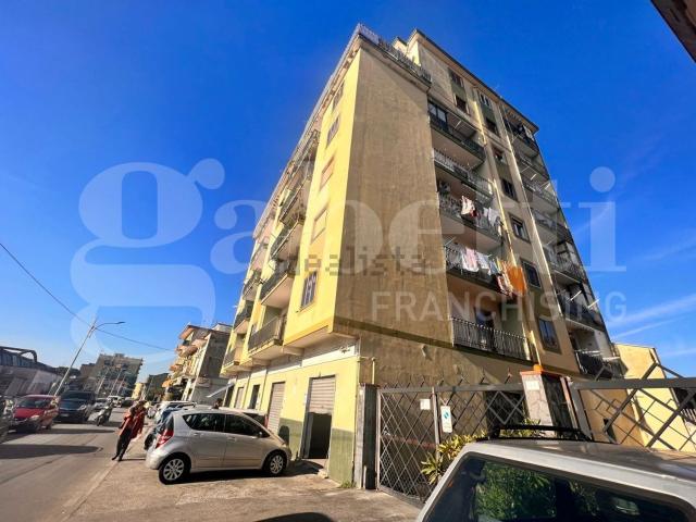 Locale Commerciale in vendita a Angri, Campania