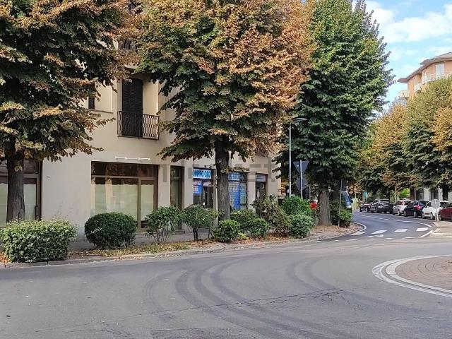 Locale Commerciale in vendita a Benvenuti, Voghera