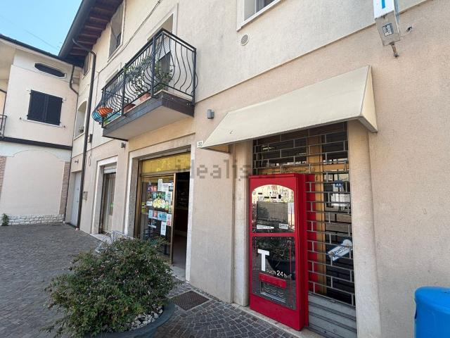 Locale Commerciale in vendita a Montirone, Lombardia