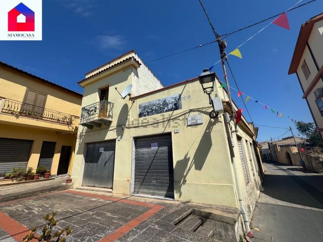 Locale Commerciale in vendita a Lunamatrona, Sardigna/Sardegna