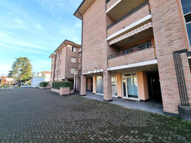Locale Commerciale in vendita a Collecchio, Reggio Emilia