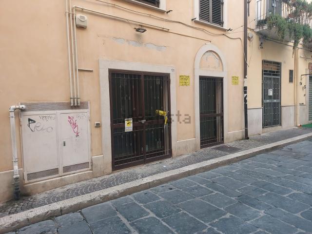 Locale Commerciale in vendita a Puglia, Foggia