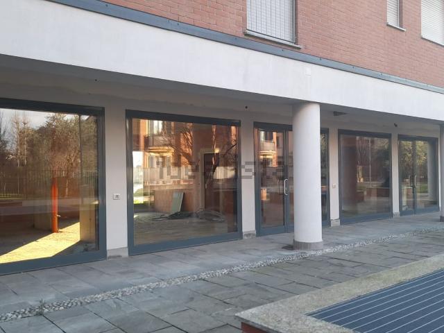 Locale Commerciale in vendita a Mariano Comense, Lombardia