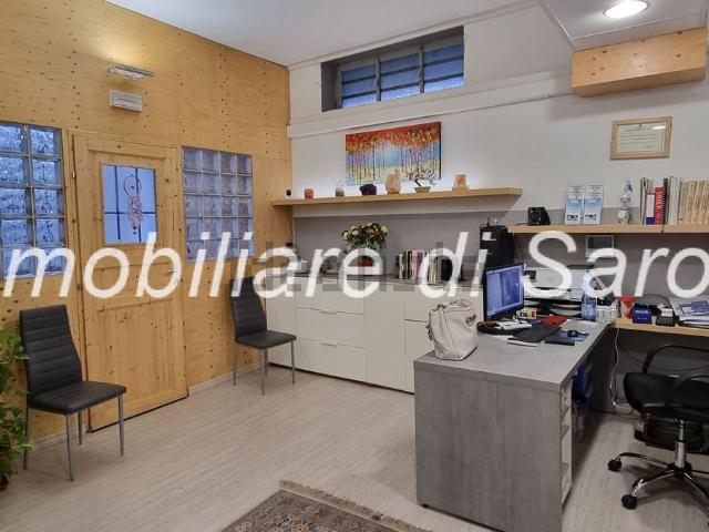 Locale Commerciale in vendita a Santuario, Saronno