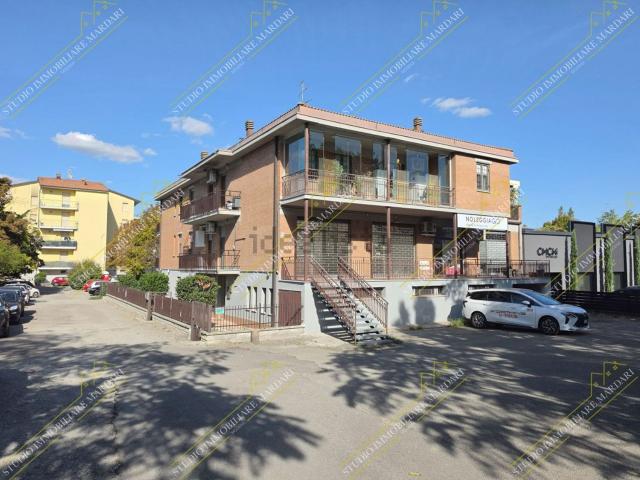 Locale Commerciale in vendita a San Lazzaro, Modena