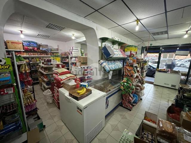Locale Commerciale in vendita a Medio Ponente, Serra Riccò
