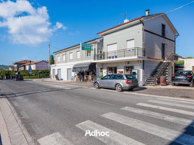 Locale Commerciale in vendita a Colli al Metauro, Marche