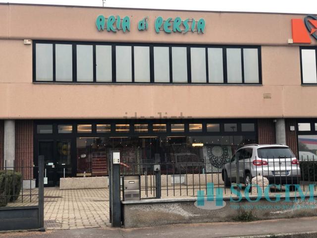 Locale Commerciale in vendita a Corbetta, Lombardia