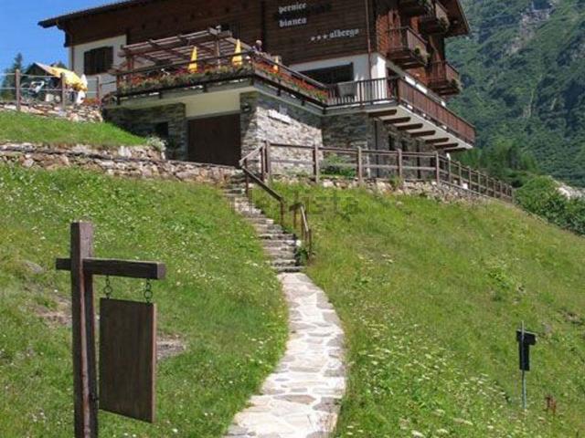 Locale Commerciale in vendita a Piemonte, Verbano-cusio-ossola