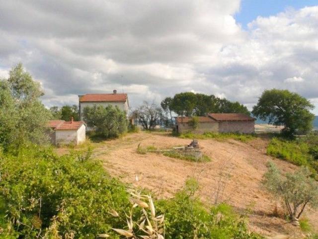 Locale Commerciale in vendita a Ponteginori, Montecatini Val di Cecina