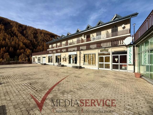 Locale Commerciale in vendita a Piemonte, Cuneo