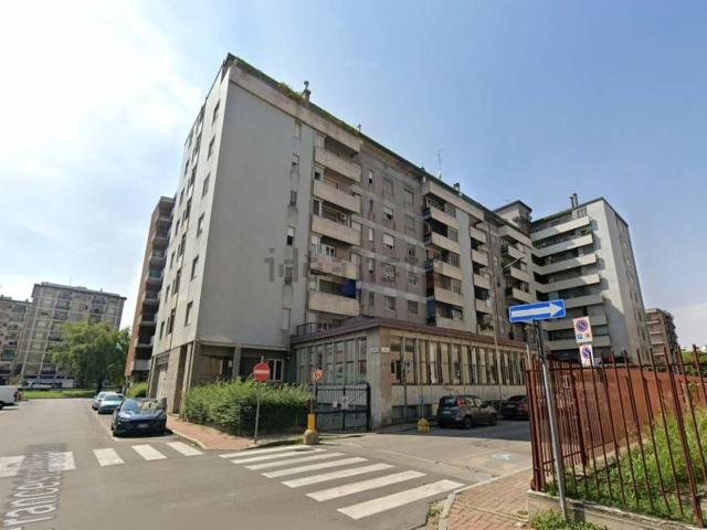 Locale Commerciale in vendita a Borgolombardo, San Giuliano Milanese