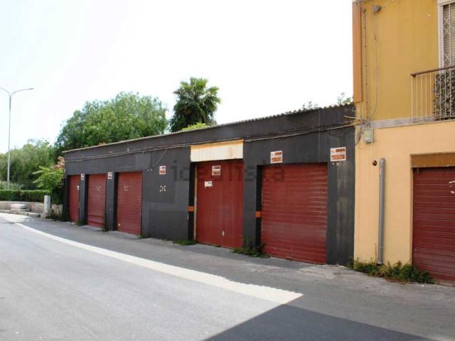 Locale Commerciale in vendita a Santa Lucia, Siracusa