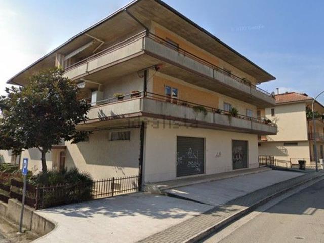 Locale Commerciale in vendita a Villa Sant'Antonio, Marche