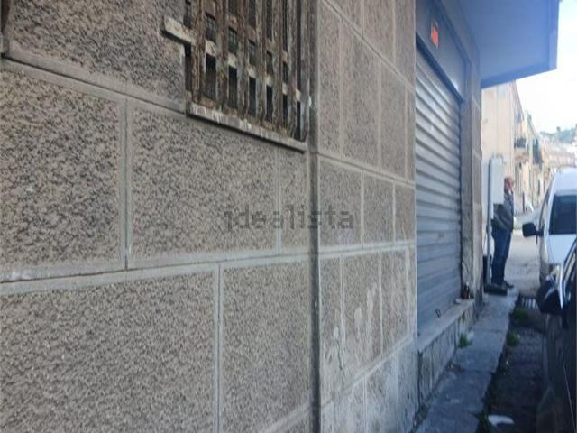 Locale Commerciale in vendita a IV Circoscrizione, Messina