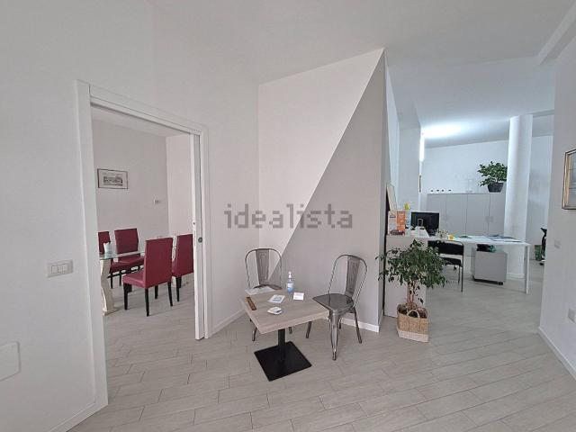Locale Commerciale in vendita a Calvenzano, Bergamo