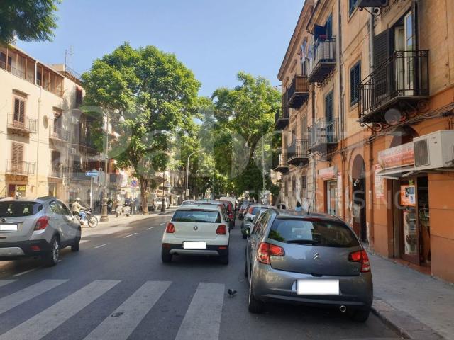 Locale Commerciale in vendita a I Circoscrizione, Palermo
