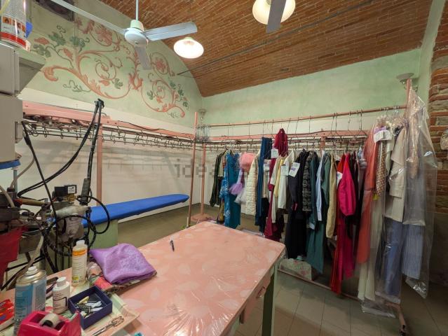 Locale Commerciale in vendita a Oltrarno, Firenze