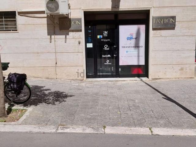 Locale Commerciale in vendita a Centro storico, Matera