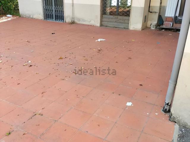 Locale Commerciale in vendita a Varlungo, Firenze