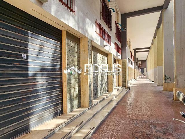 Locale Commerciale in vendita a Puglia, Barletta-andria-trani