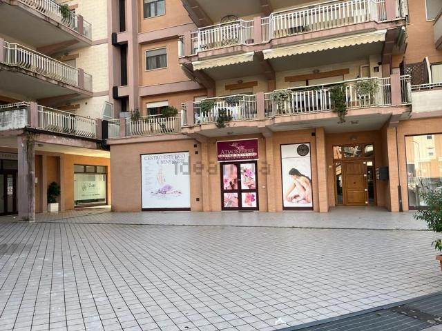 Locale Commerciale in vendita a San Bartolomeo, Cassino