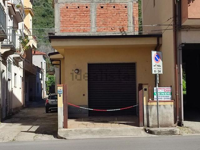 Locale Commerciale in vendita a Capo D'orlando, Sicilia