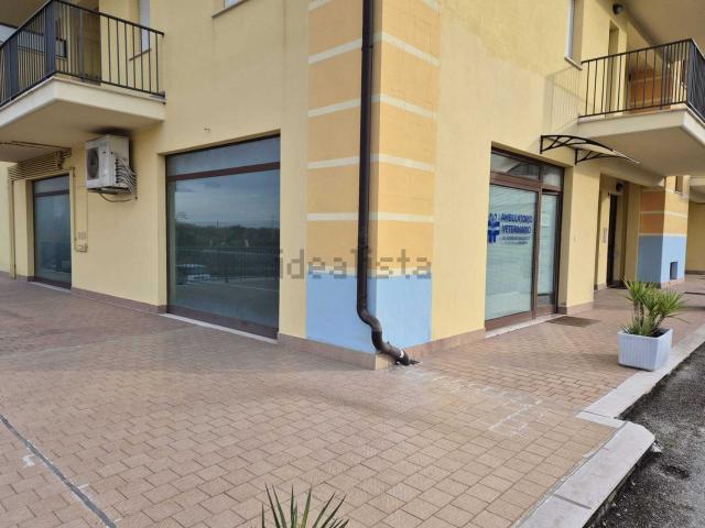 Locale Commerciale in vendita a Altino, Abruzzo
