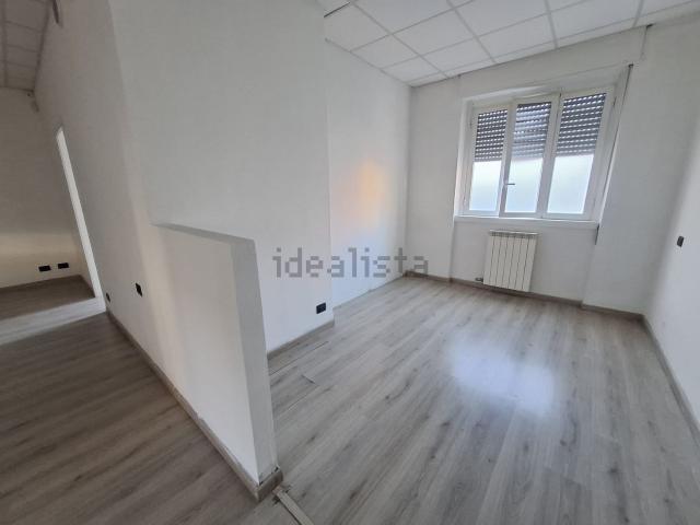 Locale Commerciale in vendita a Lainate, Lombardia