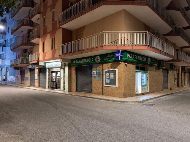 Locale Commerciale in vendita a Calabria, Catanzaro