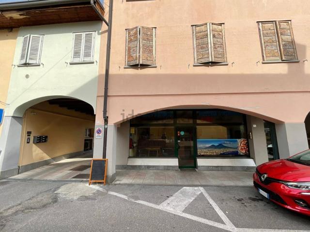 Locale Commerciale in vendita a Dalmine, Lombardia