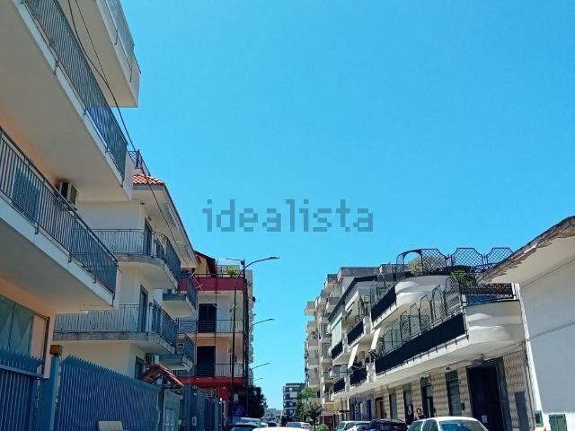 Locale Commerciale in vendita a San Salvatore di Casoria, Casoria