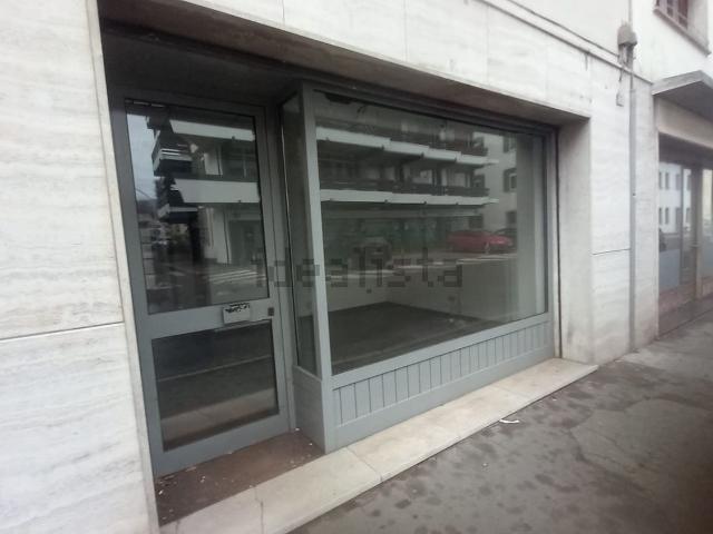 Locale Commerciale in vendita a Tolmezzo, Friuli-Venezia Giulia