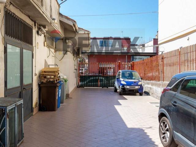 Locale Commerciale in vendita a Lineri, Misterbianco