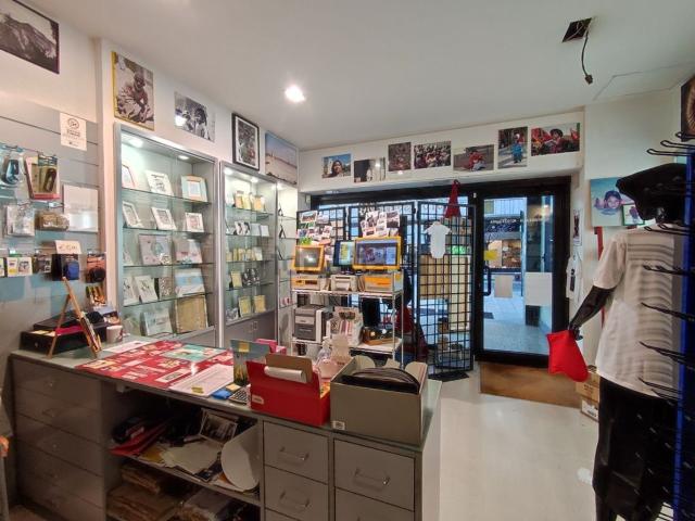 Locale Commerciale in vendita a San Giovanni, Rho