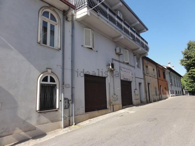 Locale Commerciale in vendita a Ceccano, Lazio