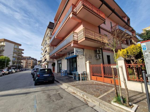 Locale Commerciale in vendita a San Lazzaro, Isernia