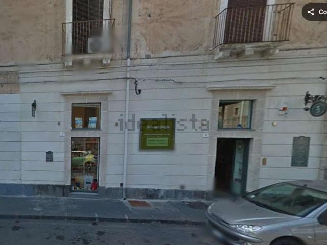 Locale Commerciale in vendita a Centro storico, Catania