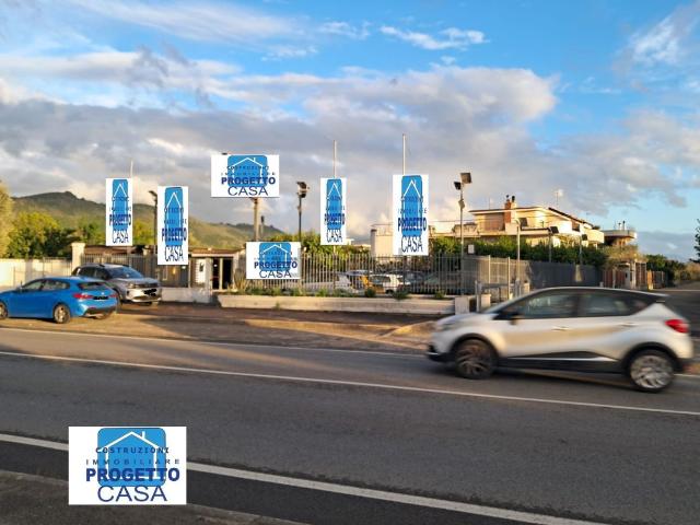 Locale Commerciale in vendita a Comiziano, Campania