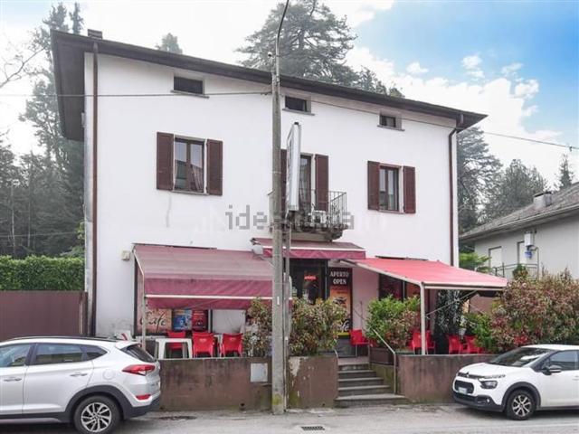 Locale Commerciale in vendita a Como, Lombardia