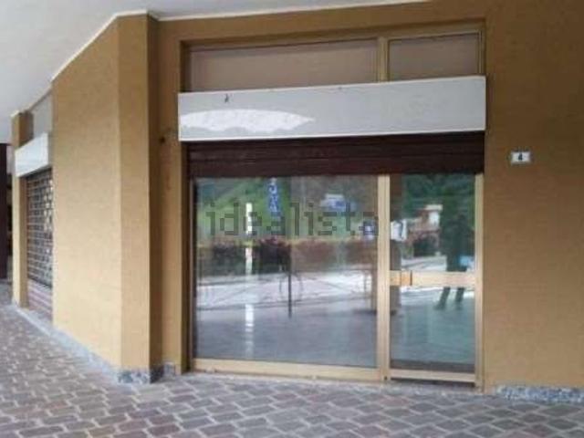 Locale Commerciale in vendita a Moggio, Lombardia