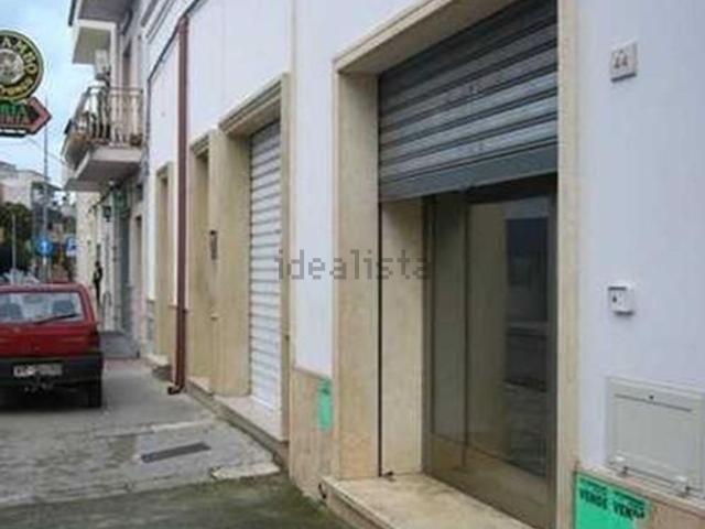 Locale Commerciale in vendita a Puglia, Taranto