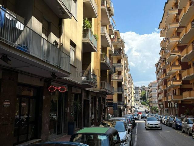 Locale Commerciale in vendita a Avellino, Campania