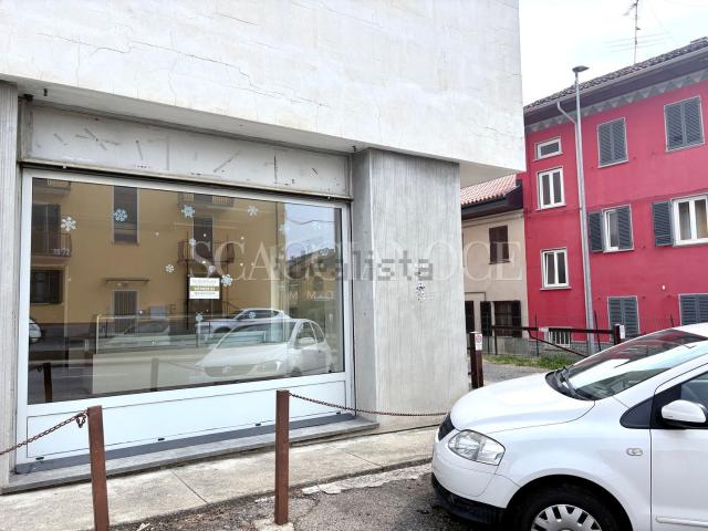 Locale Commerciale in vendita a Piemonte, Biella