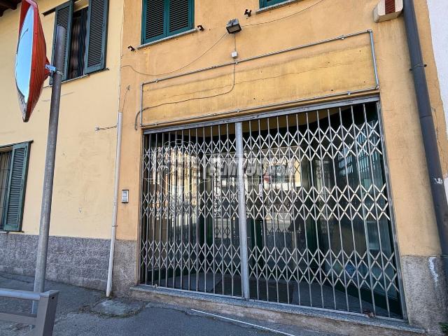 Locale Commerciale in vendita a Navedano, Senna Comasco
